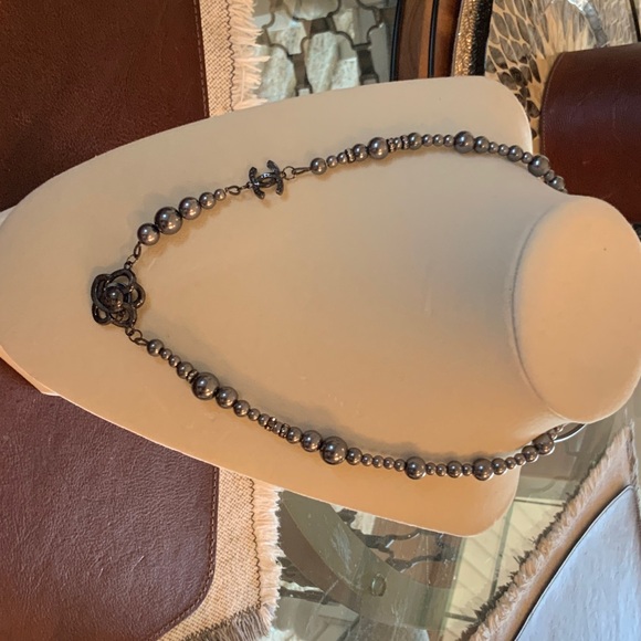 Elegant Black Pearl Necklace - Picture 1 of 4